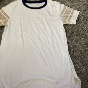 Old Navy shirt. Size extra large 14